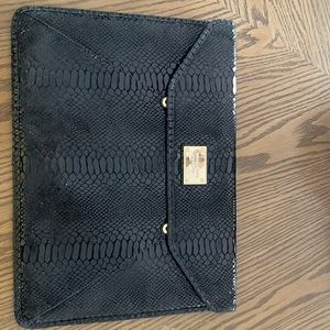 NWOT BEAUTIFUL PYTHON MICHAEL KORS CLUTCH